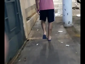 Tirando leite na rua. (presente do mr bumbum brasil)