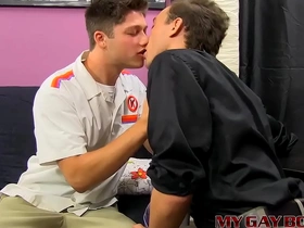 Athletic kirk cummings cums while anal riding wesley marks